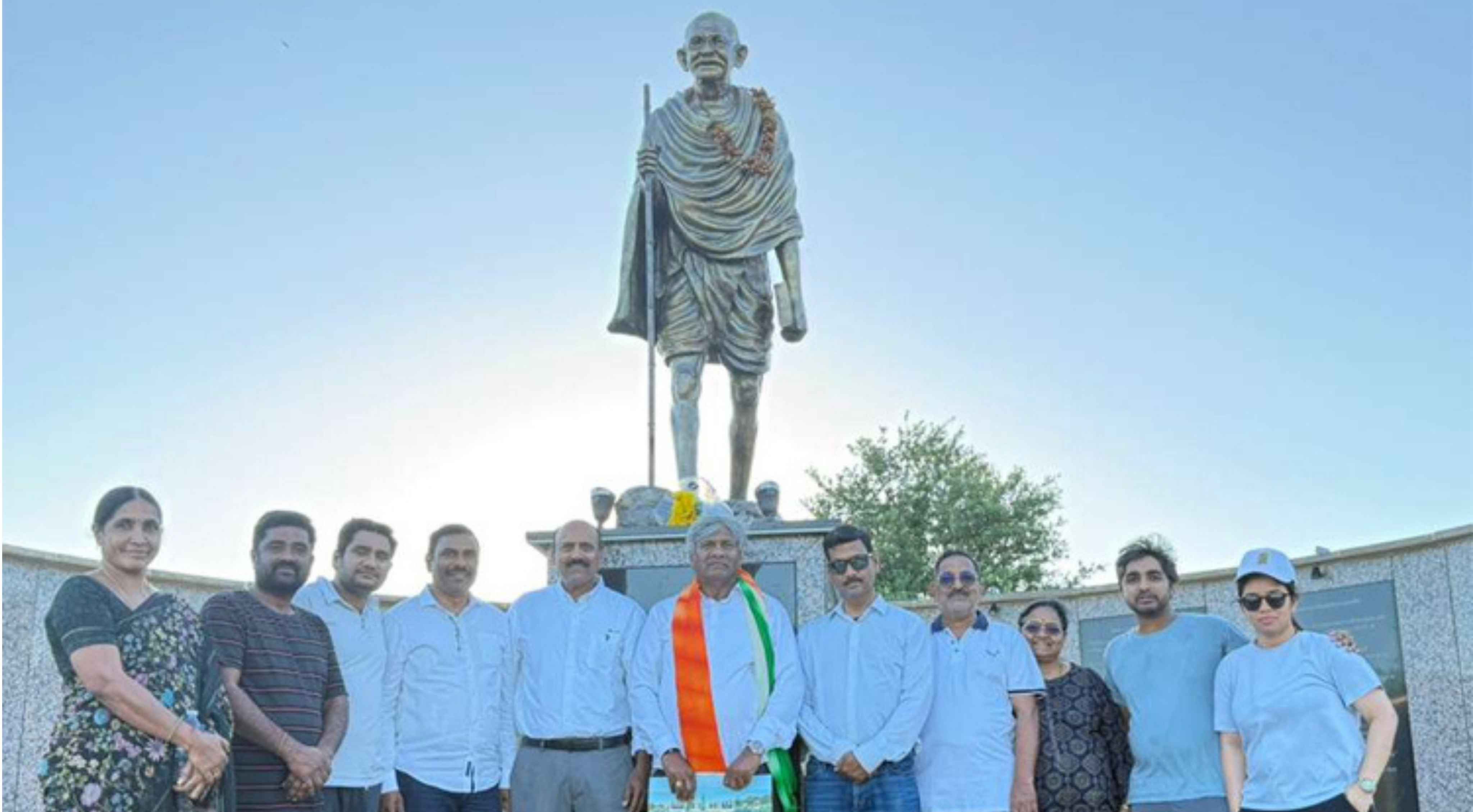 USA: డాలస్‌లో మహాత్మా గాంధీ స్మారక స్థలిని సందర్శించిన జయరాం కోమటి