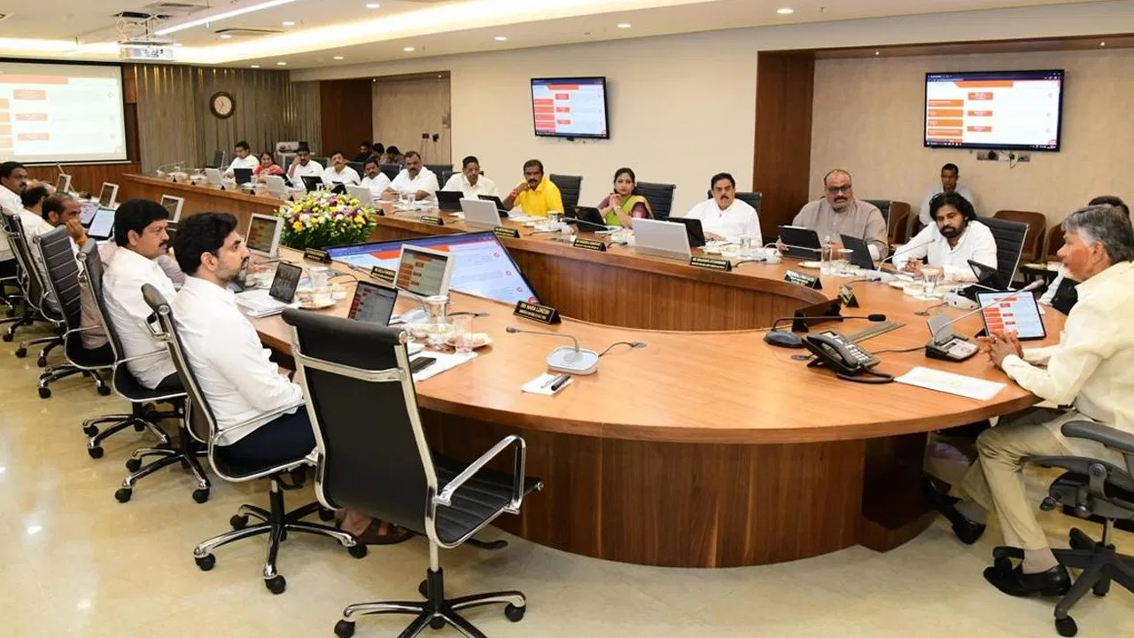 AP Cabinet: ఏపీ మంత్రివర్గం కీలక నిర్ణయం... నూతన పెన్షన్లు, ‘తల్లికి వందనం’కు  క్యాబినెట్ గ్రీన్ సిగ్నల్!