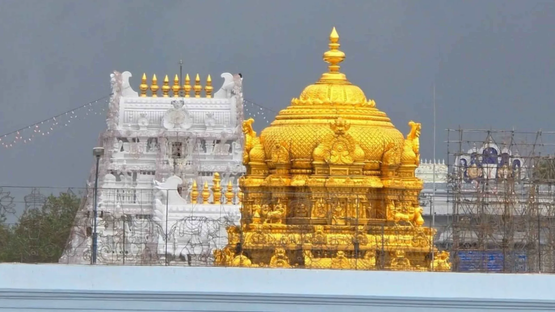Tirumala: తిరుమలలో కొనసాగుతున్న భక్తుల రద్దీ.. సర్వదర్శనానికి 18 గంటల సమయం!