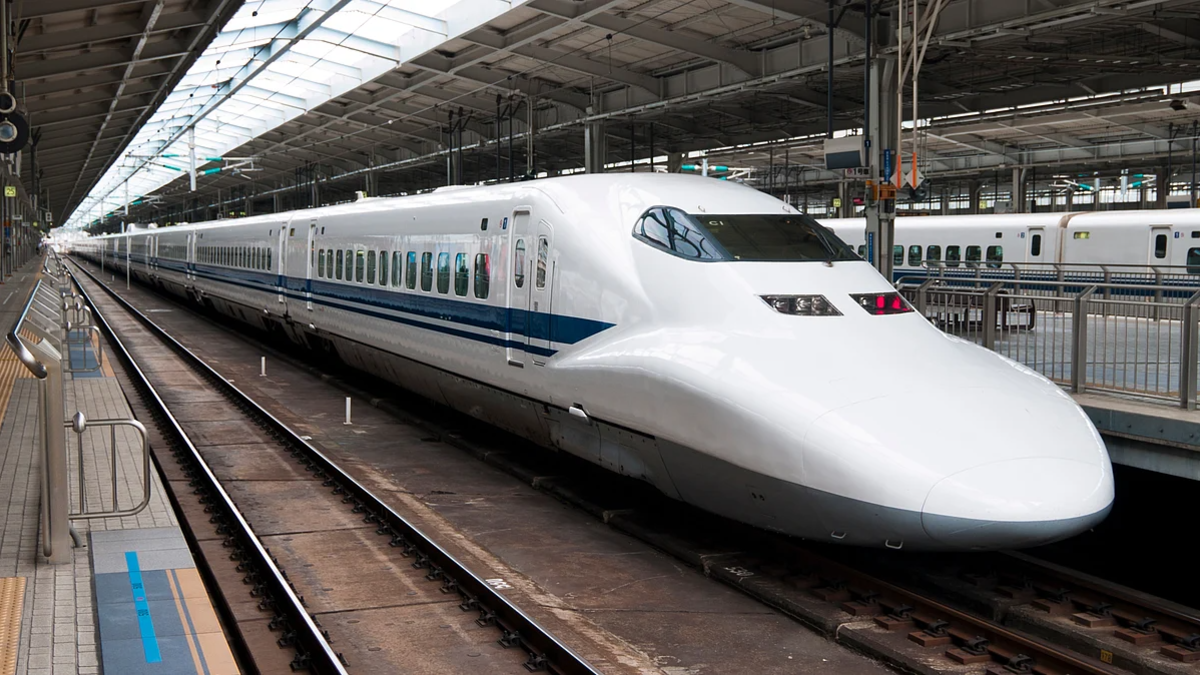 Bullet Train: హైదరాబాద్ హైస్పీడ్ కారిడార్ డీపీఆర్... రూ. 2 లక్షల కోట్లతో హైదరాబాద్-ముంబై బుల్లెట్ రైల్! కేవలం 3 గంటల్లోనే....