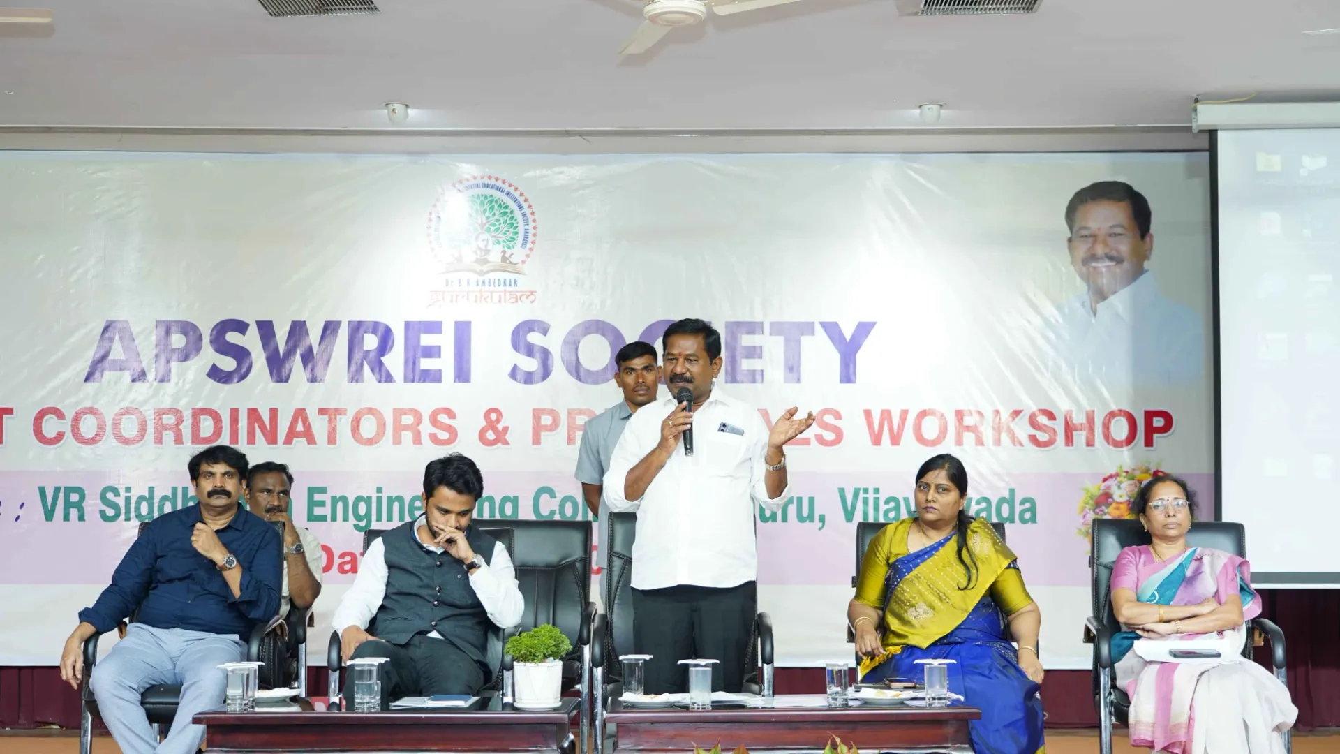 Education: విద్య ద్వారానే పేదల సాధికారత.. సీఎం లక్ష్యాన్ని వివరించిన మంత్రి డోలా!