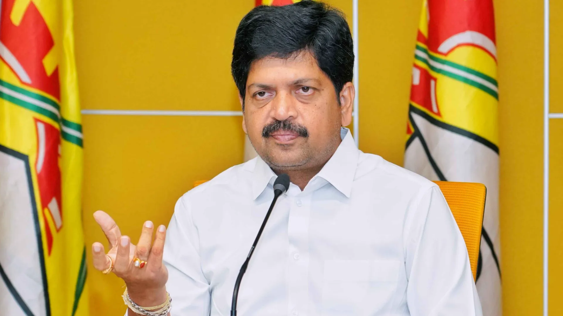 Kollu Ravindra: జగన్ రెడ్డి పాలనపై మంత్రి కొల్లు రవీంద్ర తీవ్ర విమర్శలు.. ప్రజలకు ఇచ్చిన హామీలను గుర్తుచేసిన మంత్రి!