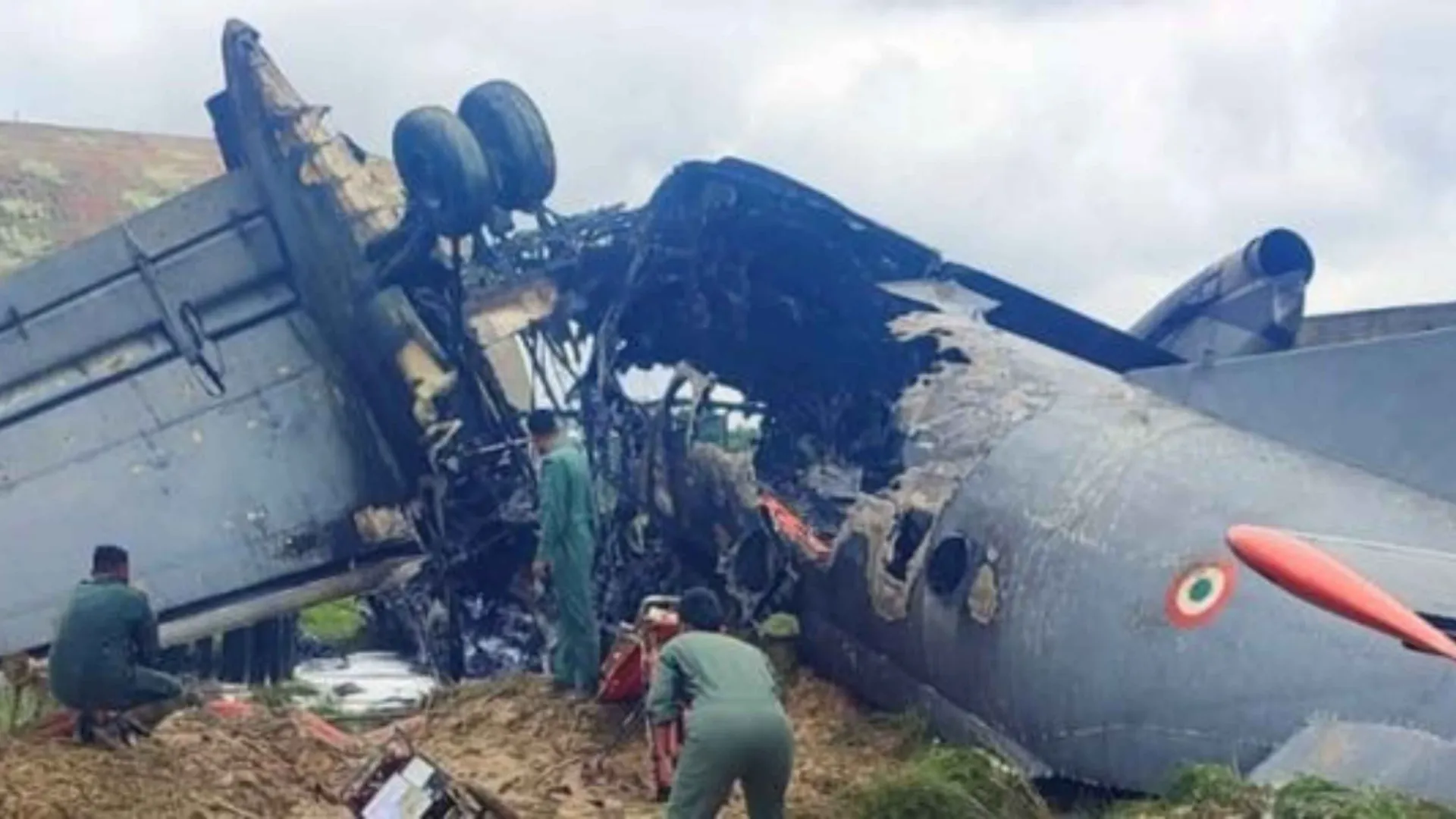 Assam: అస్సాంలో యుద్ధ విమానం ప్రమాదం.. ఐదుగురు వాయుసేన సిబ్బంది మృతి!