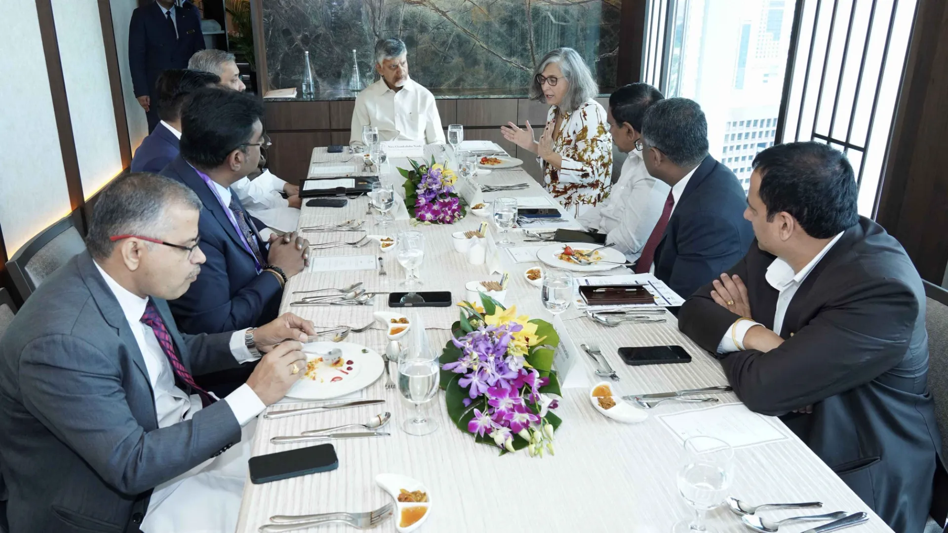 Singapore: సింగపూర్‌లో యూఎన్ హాబిటాట్ ప్రతినిధులతో సీఎం చంద్రబాబు భేటీ.. ఏపీ పట్టణాభివృద్ధిపై కీలక చర్చలు!