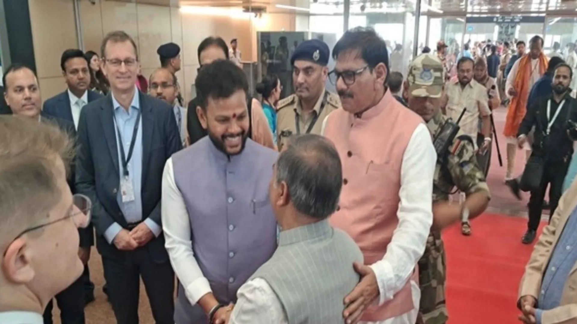 Ram Mohan Naidu: నోయిడా అంతర్జాతీయ విమానాశ్రయంలో వాణిజ్య విమాన సేవలు.. ప్రారంభించిన కేంద్ర మంత్రి రామ్మోహన్ నాయుడు!