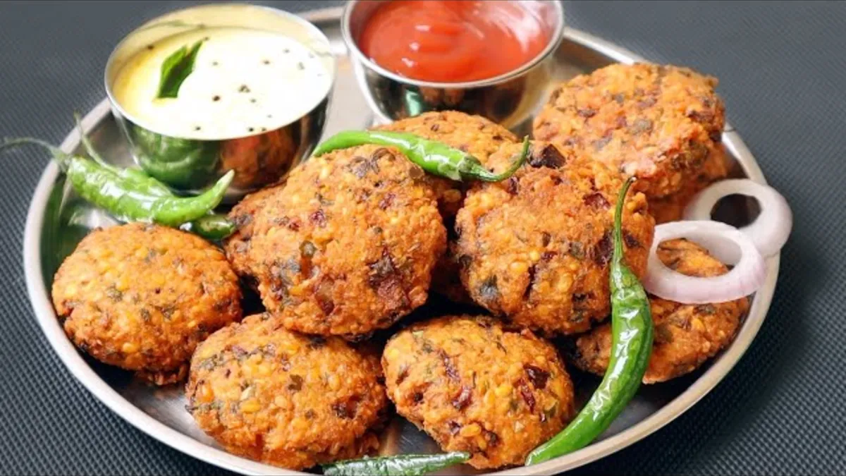 Food Recipe: వేడివేడి పెసరపప్పు వడలు.. ఇంట్లోనే సులభంగా చేసుకునే రెసిపీ ఇదీ!