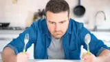 Health Tips: ఆకలి లేకపోయినా టైమ్ అయిందని తింటున్నారా? అయితే ఈ ముప్పు తప్పదు!
