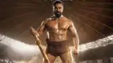 థియేటర్లలో రికార్డుల వేట..
