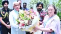 రాజకీయాలు కాదు.. పుస్తకాలే అజెండాగా పవన్ ఇంట గవర్నర్ ముచ్చట్లు..