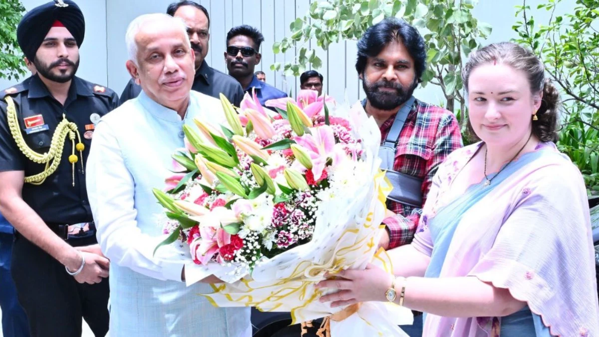 రాజకీయాలు కాదు.. పుస్తకాలే అజెండాగా పవన్ ఇంట గవర్నర్ ముచ్చట్లు..