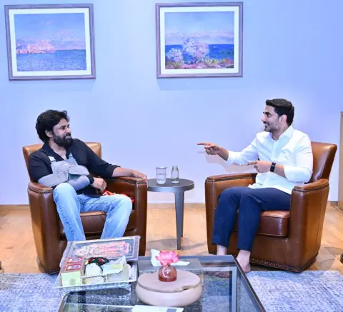 పవన్ కల్యాణ్ ఆరోగ్య పరిస్థితిపై నారా లోకేశ్ ట్వీట్! పిక్స్ వైరల్!