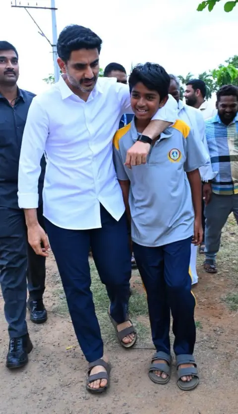 మంగళగిరి కొండపనేని టౌన్షిప్లో లోకేశ్ ప్రజా దర్బార్..