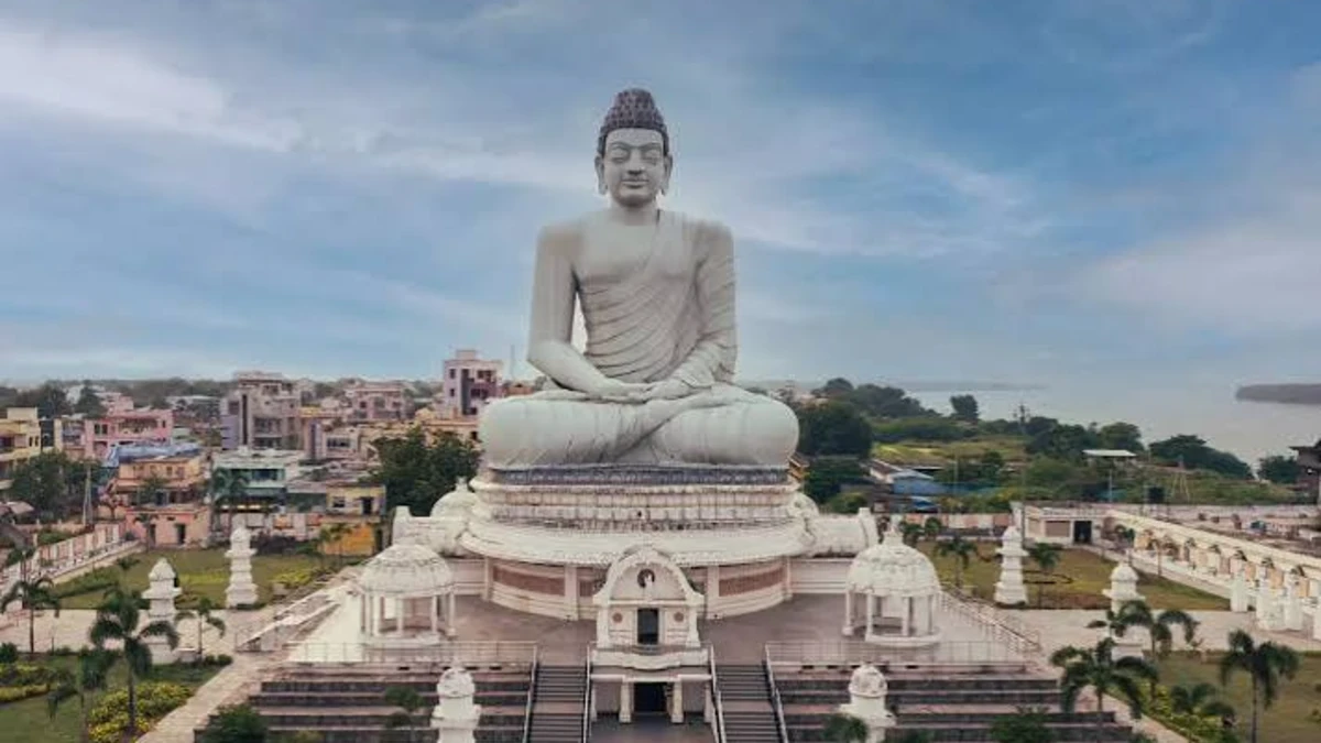కేంద్ర ఉద్యోగుల క్వార్టర్ల నిర్మాణం
