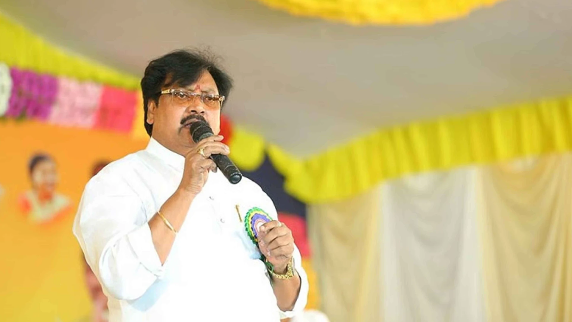 వైసీపీ ఎమ్మెల్సీలపై వర్ల రామయ్య ఘాటు వ్యాఖ్యలు