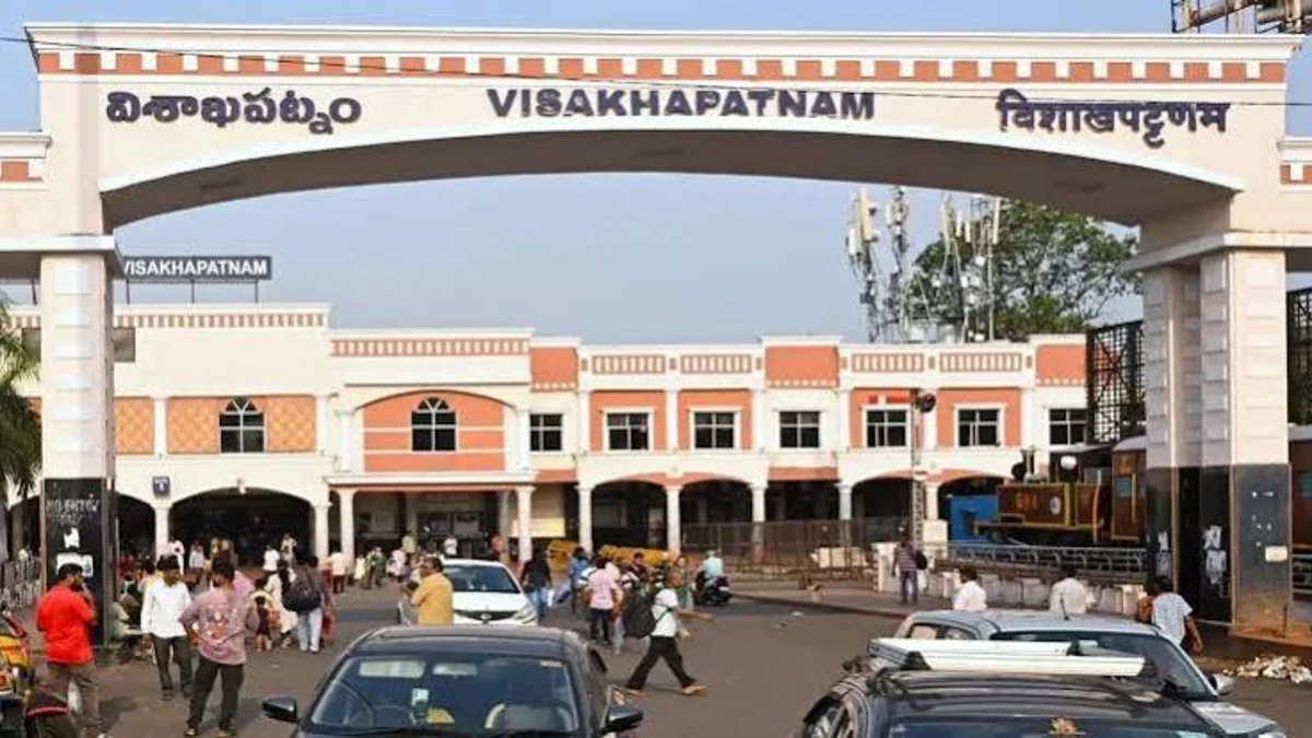 మన విశాఖ రైల్వే జోన్‌ను తొక్కేసే కుట్ర