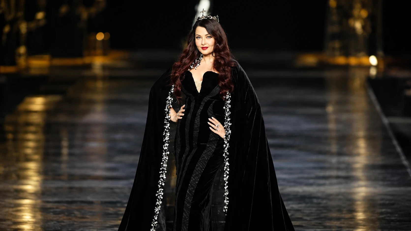 Aishwarya rai’s Royal Look in Paris
