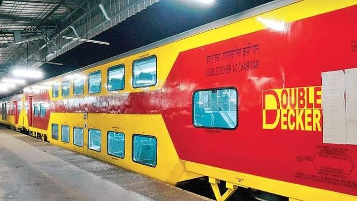 బెంగళూరు–చెన్నై డబుల్ డెక్కర్ రైలు