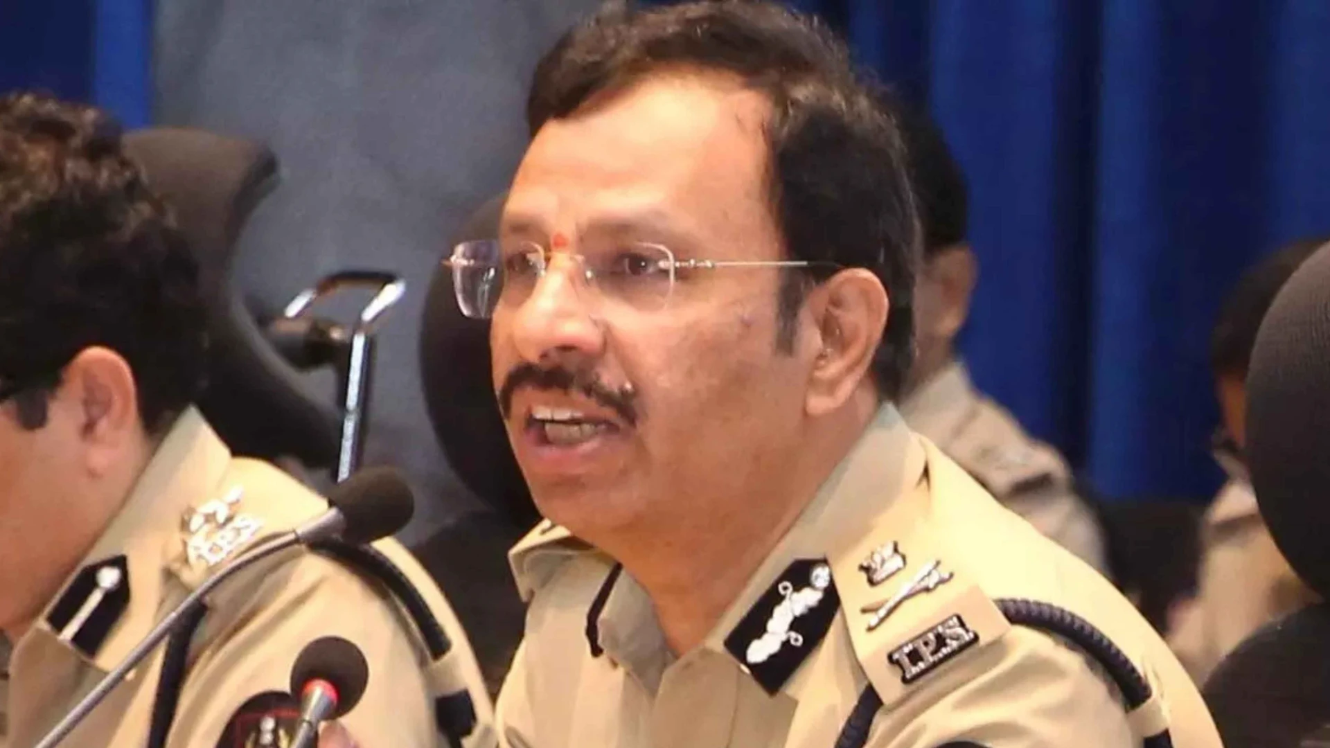 Sajjanar Warns Against AI Fake Photo