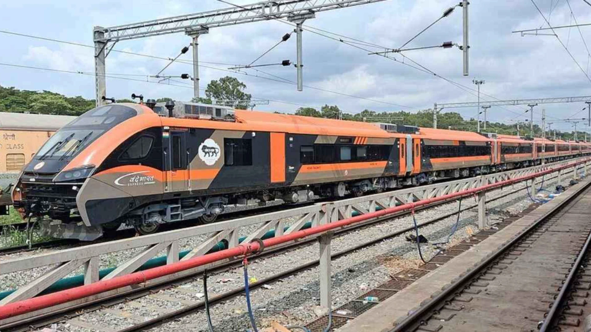 24 Coach Vande Bharat Sleeper Train