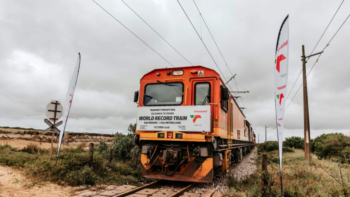 7.6 km long mega train