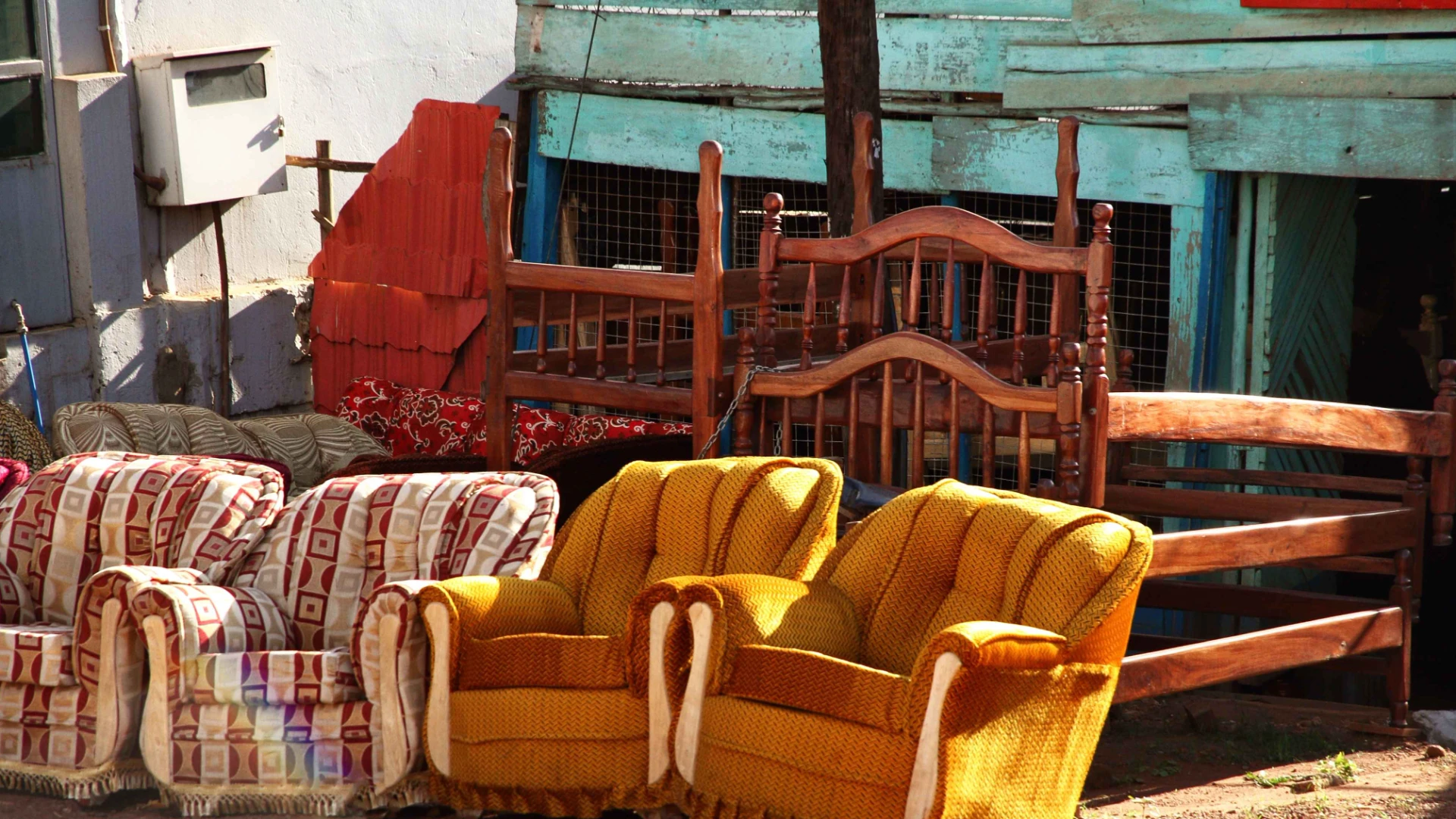 Free Furniture on Roadsides in America